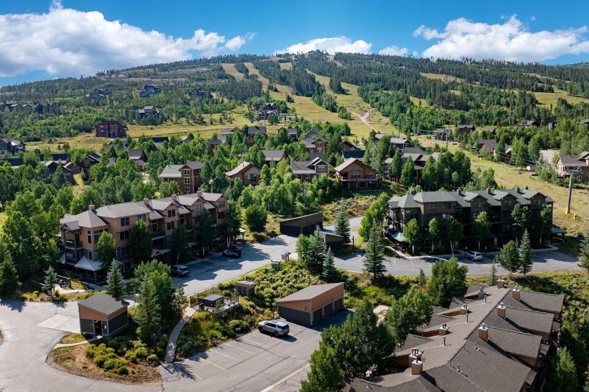 Resort Kicking Horse Condos